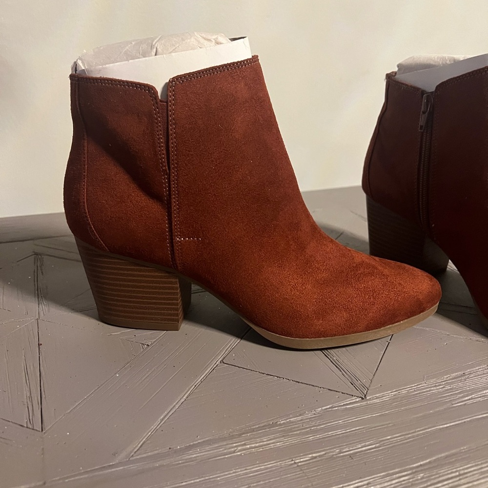 Dexflex Comfort Rust Ankle Booties